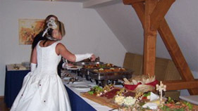 Hochzeit mit Buffet für viele Gäste Hochzeit mit Buffet für viele Gäste